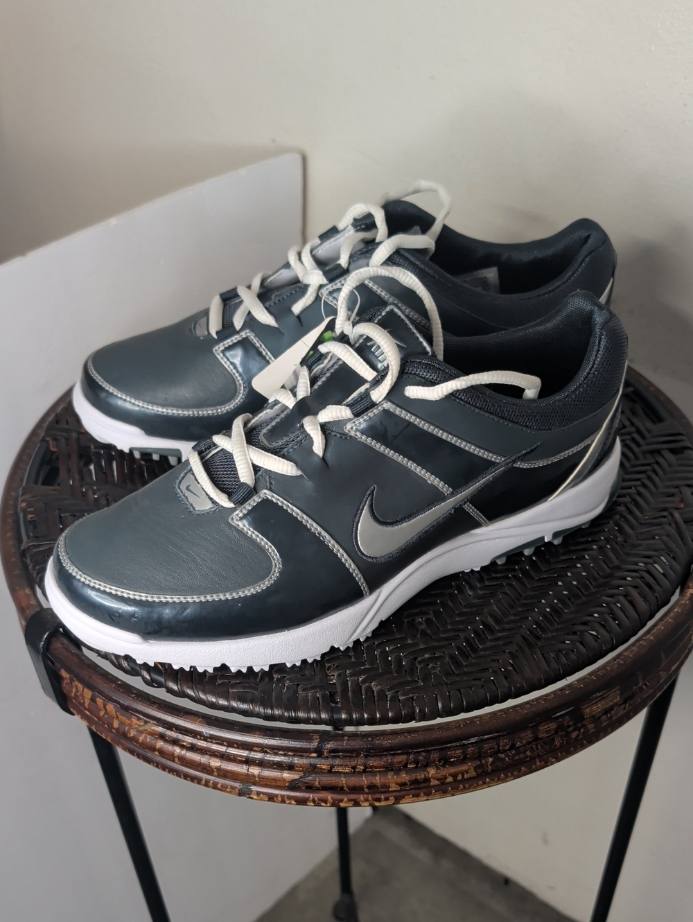 Nike Women Size 9.5 Golf Cleats NWT